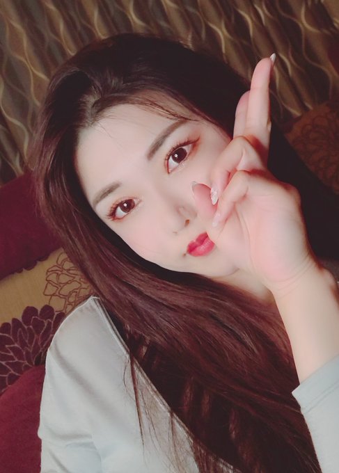 これから色んな事始まる予定です?❤️❤️ https://t.co/8ZiU4QNS5G