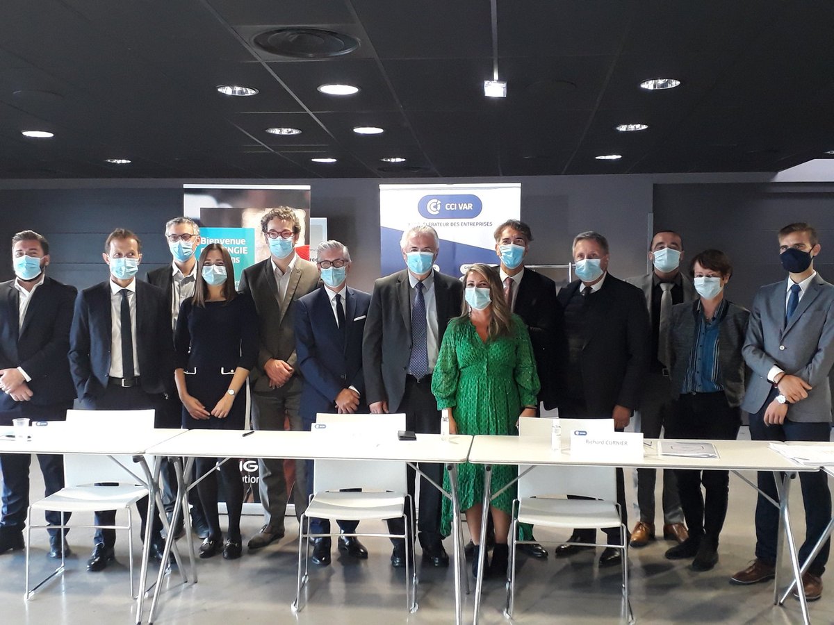 BdT_PACA's tweet photo. Top départ de la SAS #Hynomed, nouvel acteur #Varois pour le dév de l'#Hydrogene vert à #Toulon 💧
L'objectif est d'alimenter une navette #maritime 🛳 et des #bus  🚍 de la @metropoleTPM pour éviter l'émission de 1 675 tonnes #CO2 par an 🌎🌿
@BanqueDesTerr partenaire e la SAS https://t.co/JH51ei4Vcf