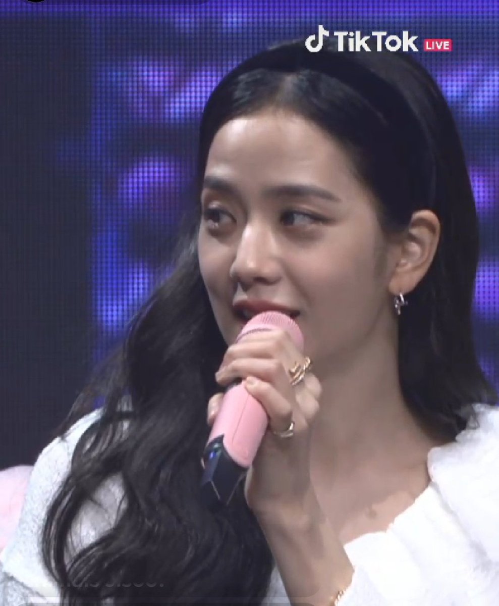 ActressJisooPic's tweet photo. JISOO on Today's Tiktok Stage

#TiktokStageWithBLACKPINK
블랙핑크 지수 #블랙핑크 #지수
#JISOO #BLACKPINK  @BLACKPINK https://t.co/PS1PgTGZeQ
