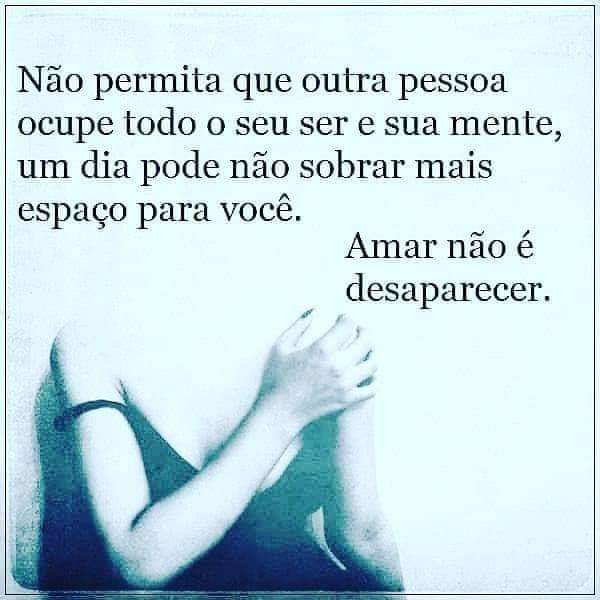 Deixou de ser
A mesma coisa
Olhar pra xícara
E não sentir
O paladar
Me debruçar
Na manteiga
No pão
E ver
A mistura
Do sal
Com o doce
Fugir
Não adiantou
O roteiro
É do amanhecer
Sempre
Quando penso em você
https://t.co/bWXQltdnv1
#amizadexpoesiasdv https://t.co/OMHOQzAaOS
