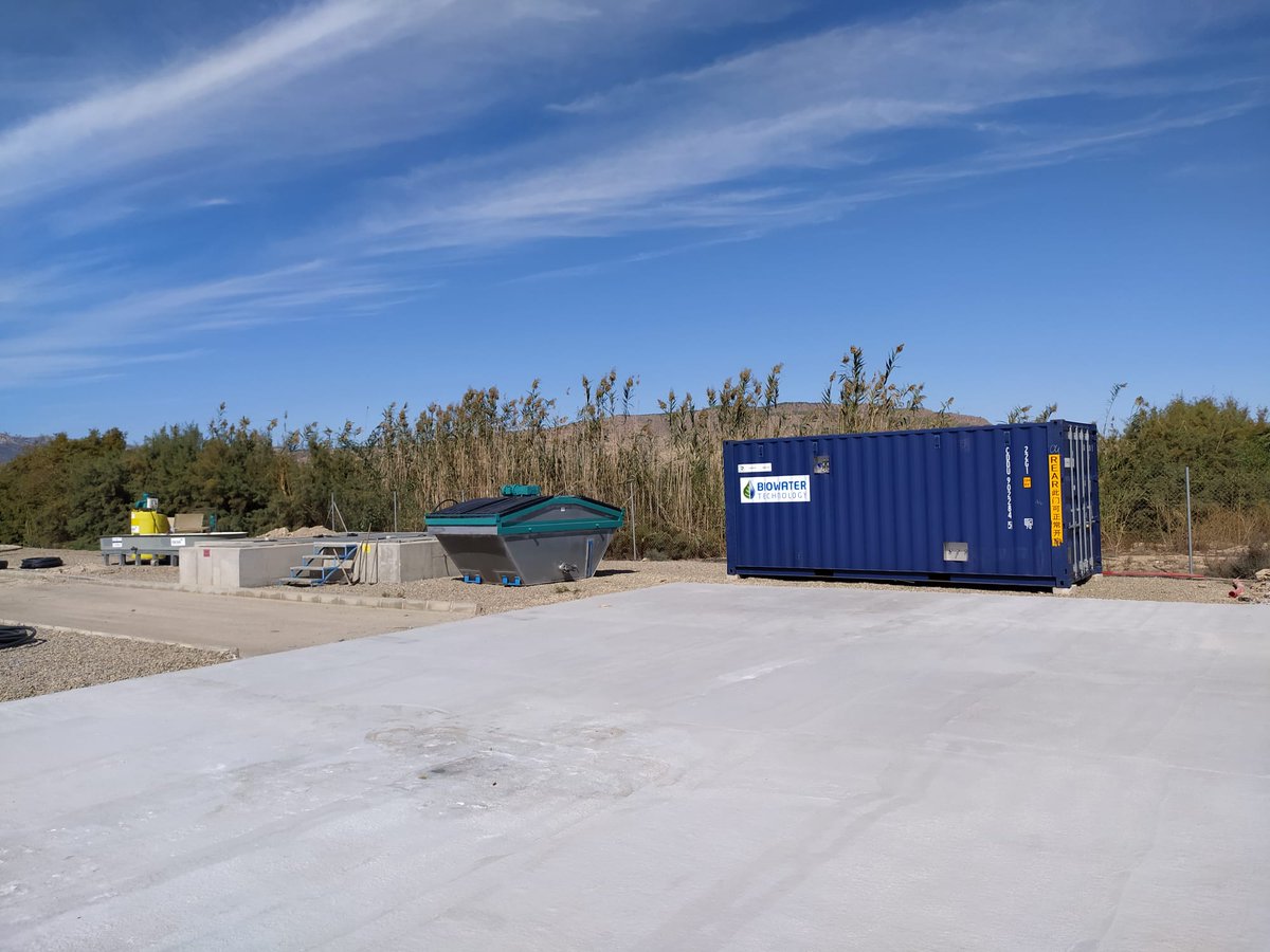 LifeAmia's tweet photo. 👨‍🔧👩‍🔧 A2C system placed and ready for assembling! First #LIFEAMIA stage will focus on organic matter removal through innovative anaerobic-aerobic process combination. Great work by @Biowater_Tech and @Facsa_es https://t.co/DCakqFbFr6