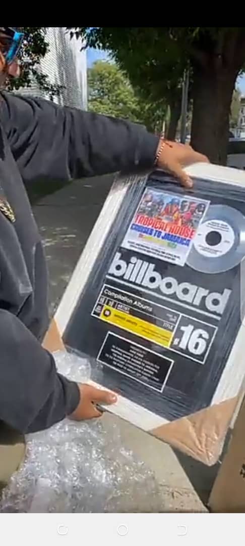 contractor4's tweet photo. #Ghana Just as #JesusChrist is King of the earth so is @shattawalegh  the King of African dancehall . Thanks to today's @JamaicaObserver for mentioning our album as #6 in sales in the USA after 19 weeks in the top 10 with @bobmarley  @ziggymarley  @bujubanton  and others https://t.co/XYwSwK5Ejp
