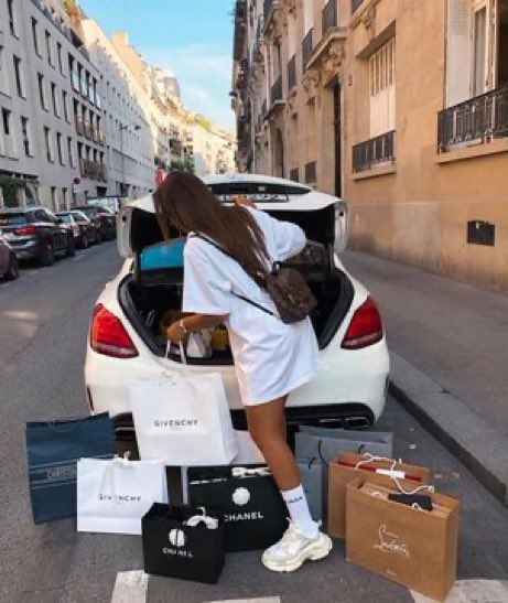 AidelZack's tweet photo. La vie que je mérite https://t.co/YuCajwIwDv