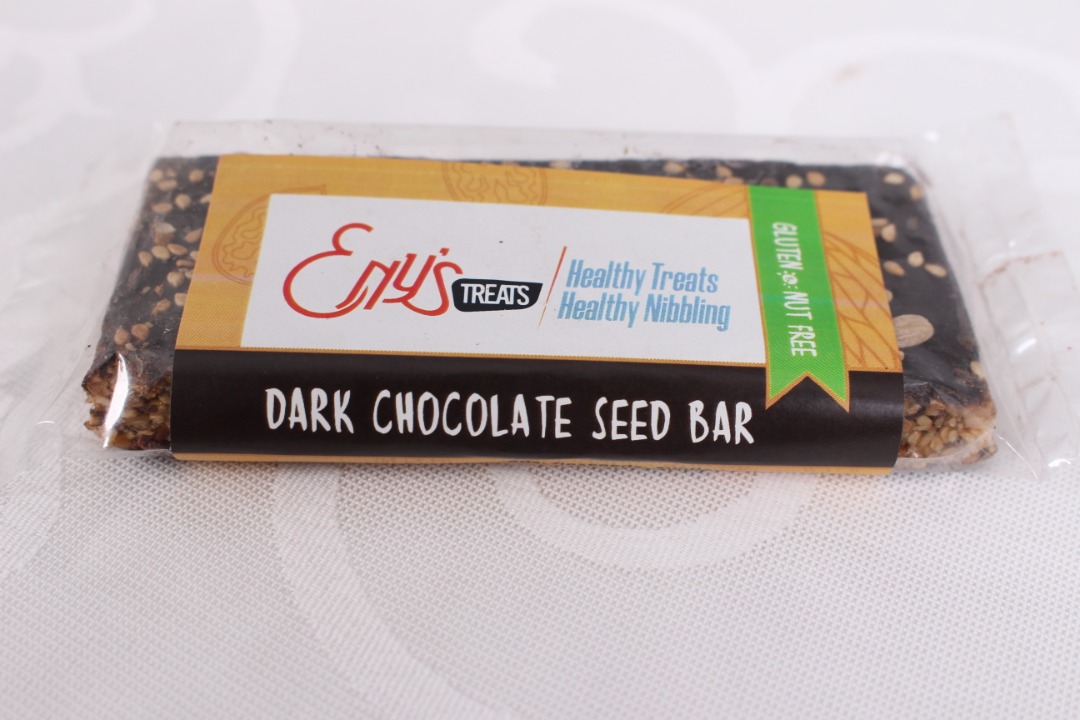 The Dark Chocolate Seed Bar
For chocolate lovers, this is the right seed bar.
It is a version of the plain seed bar but with a thin layer of dark chocolate and a sprinkle of seeds again on top
#treats #health #food #foodie #vegan #seeds #baobab #blueberry #chocolate #sesame https://t.co/MpFFU70Xw8