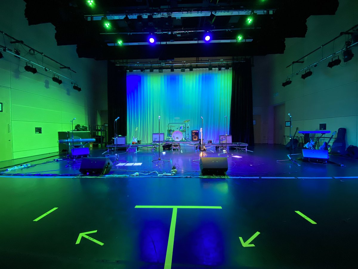 Ooooh what’s this? A gig!! We’ve got 9 induction performances over the  next three days at Levels 2, 3, 4 and 5 😁