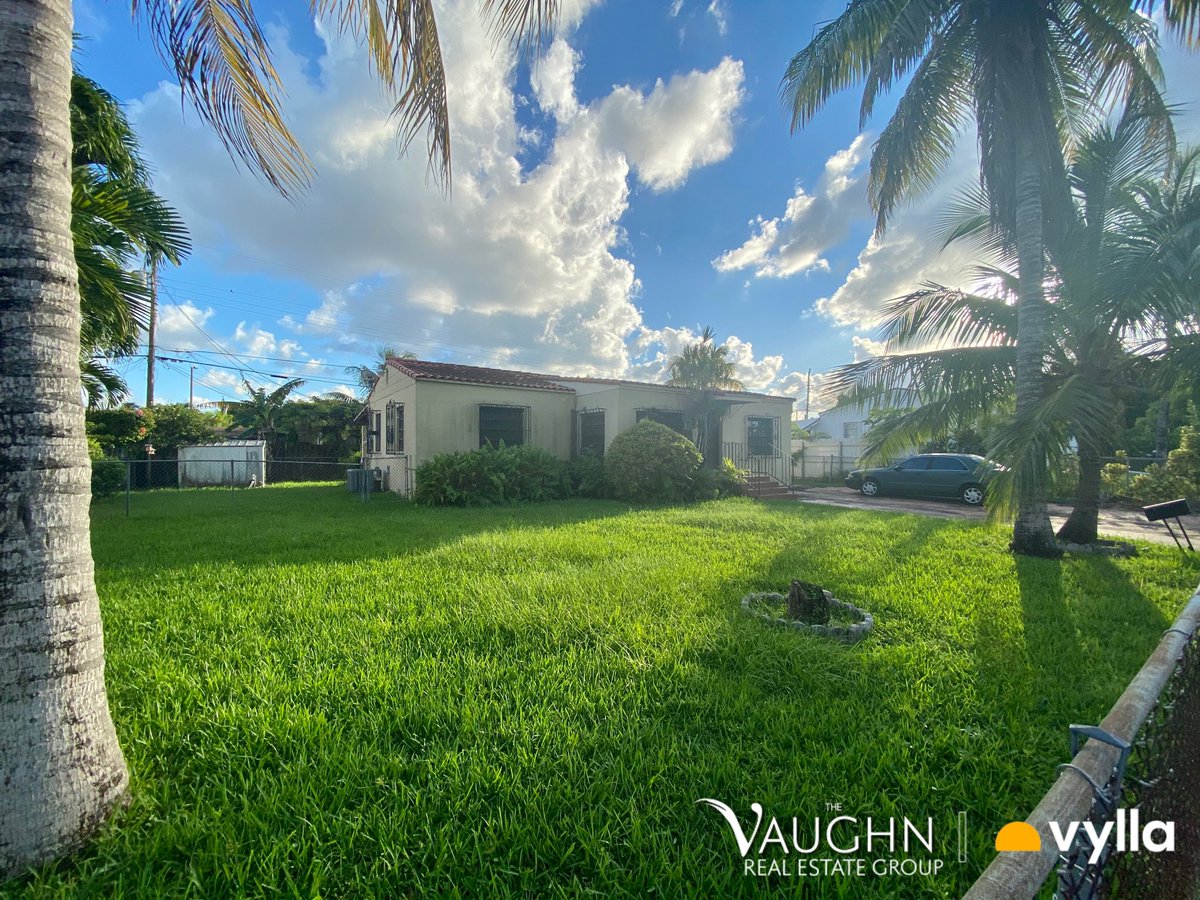 iAmDAlex's tweet photo. 3800 NW 2nd Ter, Miami, FL | Flagami Home for sale 🏡
💰$390,000
🏡 3 Bed / 1 Bath
📍Miami, FL
📲 305-814-9310
Sold via @XomeRealEstate | https://t.co/CuwzXjV8ck
#reo #xome #vyllahome #miami https://t.co/Rv6ugaoHbv