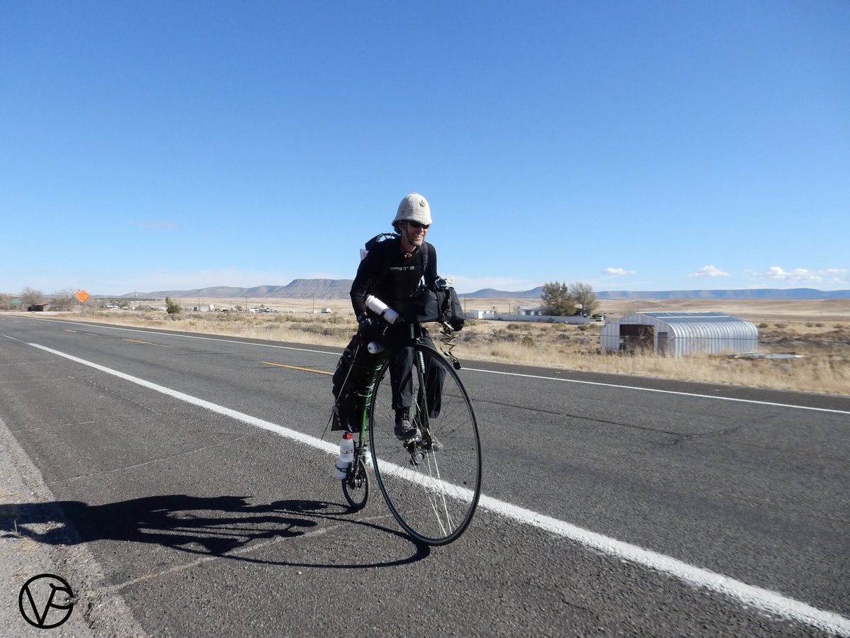 Viaggiatori nel 21º secolo 🇺🇸❤️🚲

#HistoricRoute66 #Truxton #Arizona #USA #StatiUniti #UnitedStates #ViciuPacciu #ILoveUSA #America #UsaMyLove #travel #ViaggiareNelMondo #TravelTheWorld #TravelMemories #StreetPhotography #UnitedStatesRoute66 #Route66 #GasNGrub #Travelers