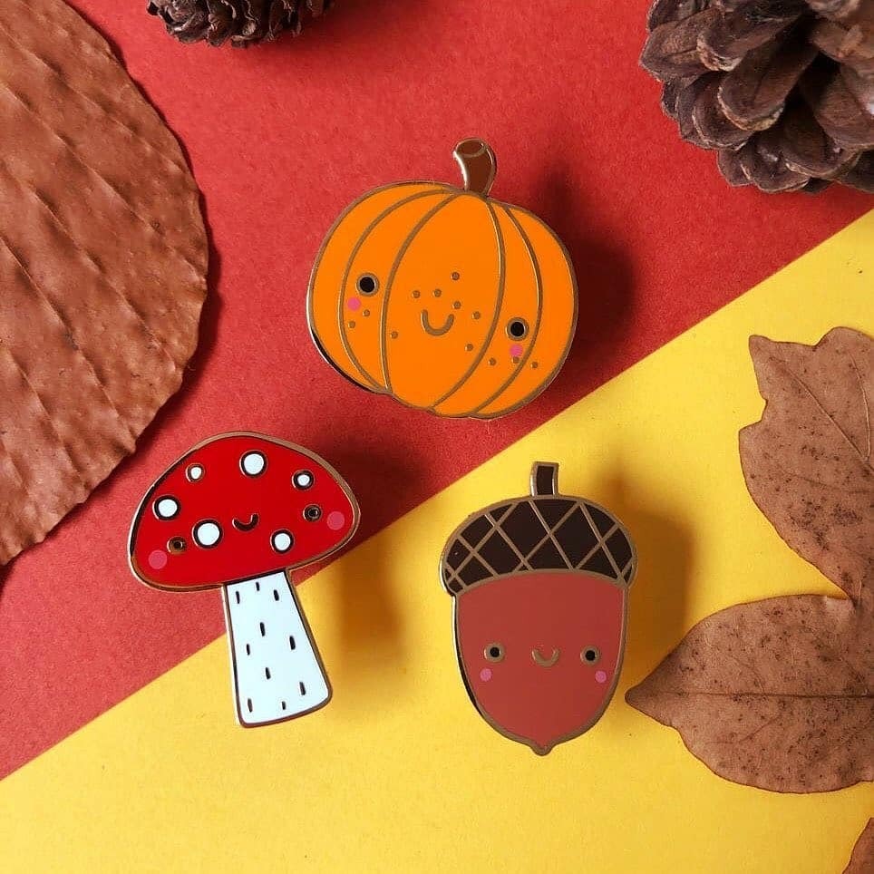 @samanthaeynon new super cute Autumn pins are now available in-store! And will be online soon 🎃🍄🌰
#autumnlove #autumnvibes #autumnismyfave #autumnaf #autumn #fall #toadstool #pumpkin #acorn #mushroom #cute #pin #enamelpin #handmadenottingham #nottin… https://t.co/kweMGjG2dz https://t.co/cnssraAesc