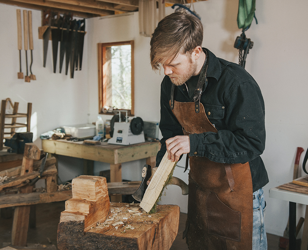 theclareherald's tweet photo. Eamonn giving online Spoon Carving Classes @HewnSpoons

https://t.co/jlz6kzHP2c https://t.co/7oTn4bARCL