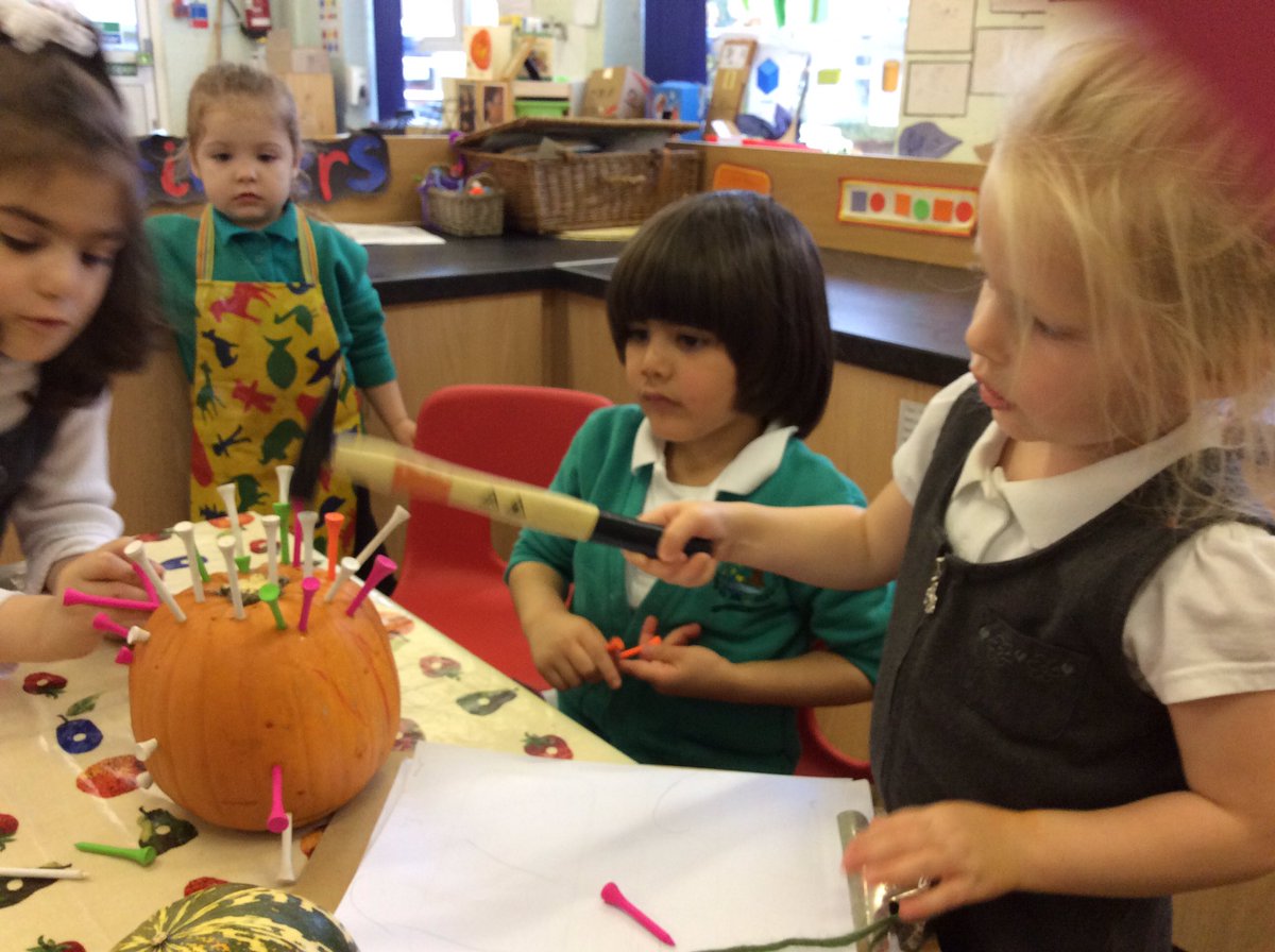Springwood_Prm's tweet image. #springcardiff have been turning our pumpkins into hedgehogs! #springpd