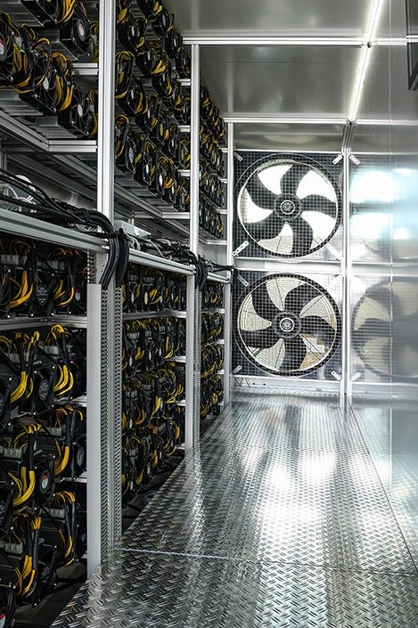 #mining with Zelos 

Reliable, efficient and flexible in terms of location. We developed a container mining farm that fully meets these requirements. A solid and stable 20 foot #container takes 144 #miners and thus ensures an extremely high hashrate.