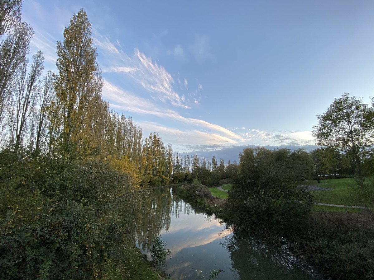 Autumn Scenes, Milton Keynes!#LoveMK #UnexpectedMK
#WillenLake #GrandUnionCanal
<a href="/mkfuturenow/">Milton Keynes Future</a> <a href="/_MiltonKeynes/">About Milton Keynes 🎈</a> <a href="/GillPrincePhoto/">Gill Prince 💙</a> <a href="/PhillCrowe/">Phill B Crowe Photo</a> <a href="/DestinationMK/">DestinationMK🎈</a> <a href="/willenlake/">Willen Lake</a> <a href="/TheParksTrust/">The Parks Trust</a> <a href="/mkfm/">MKFM 106.3</a>