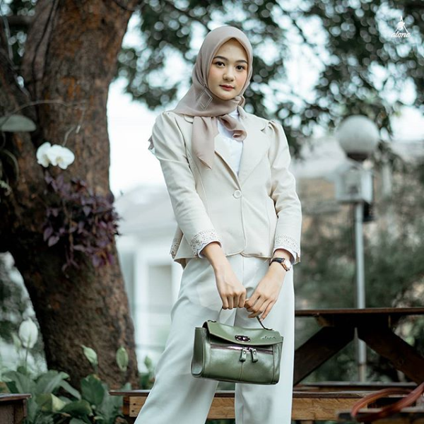 olshophaul's tweet photo. Rekomendasi Olshop Shopee : Brand lokal Tas Kulit asli, untuk wanita.

A THREAD.
👇👇👇 https://t.co/iG8CphctRj