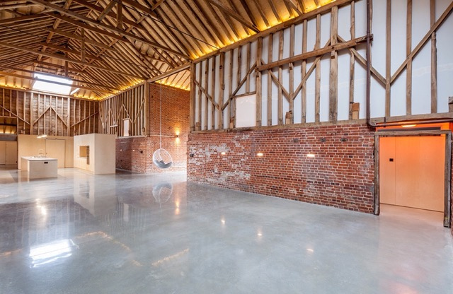 ECLocations's tweet image. Barn conversion goals with ECH105 ✨

So many gorgeous features to this beautiful big space including polished concrete floors, exposed brickwork &amp;amp; beams.

View the full location here: eastcoastproduction.co.uk/locations/barn…