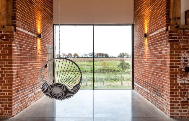 ECLocations's tweet image. Barn conversion goals with ECH105 ✨

So many gorgeous features to this beautiful big space including polished concrete floors, exposed brickwork &amp;amp; beams.

View the full location here: eastcoastproduction.co.uk/locations/barn…