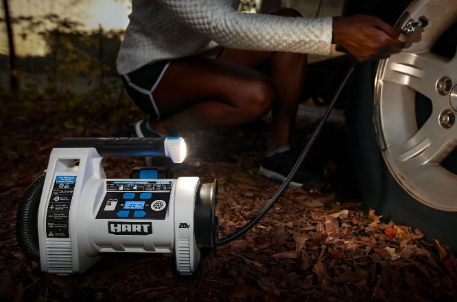 ProToolReviews's tweet photo. Two handy and affordable #HartTools 20V #cordless #inflators tackle everything from sports equipment to flat #tires, #inflatable mattresses, and more. https://t.co/EFYwRNNJmV

#Walmart #20V #ptrhar20 #doitwithhart #hart #DIY #tools #pooltoys #airmattress https://t.co/Z4is2v5ShZ