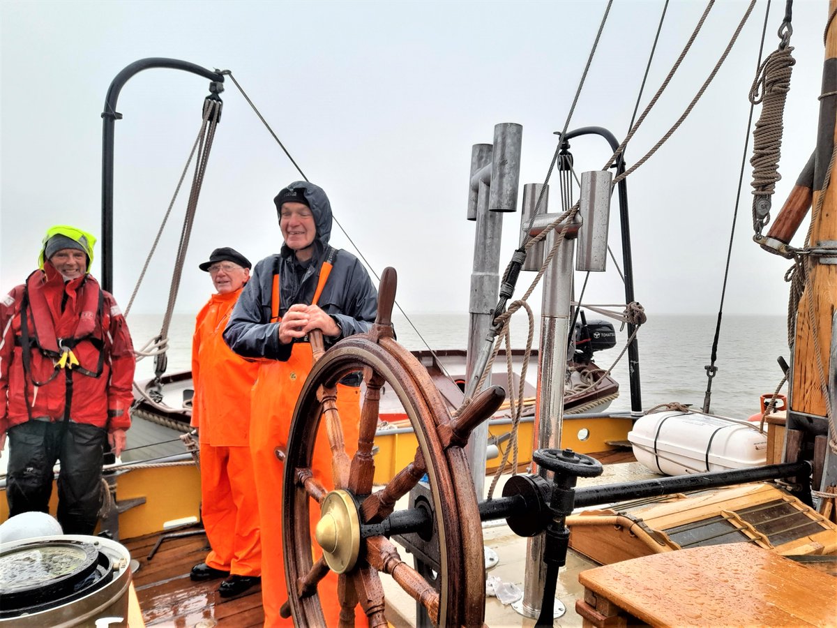 SeaChangeTrust's tweet photo. We recently undertook a training weekend aboard Blue Mermaid together with members of Thames Sailing Barge Trust
#tsbt #sbbluemermaid #riverblackwater #thamesbarge #sailtraining https://t.co/S8AqwmIXsm