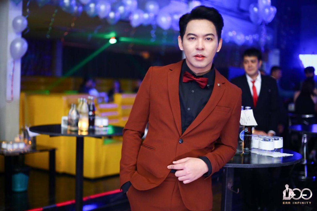 errinfinity's tweet image. หนุ่มหล่อหน้าใหม่ คอยให้บริการทุกท่านที่เอออินฟินิตี้ 🔥
จองโต๊ะเลย ไม่ผิดหวังแน่นอนครับ 😍 #บาร์โฮสหนุ่มหล่ออันดับ1 

Inbox: m.me/ERR.INFINITY.L…

#ErrInfinity #เอออินฟินิตี้ 
#บาร์โฮส #บาร์โฮสหนุ่มหล่ออันดับ1