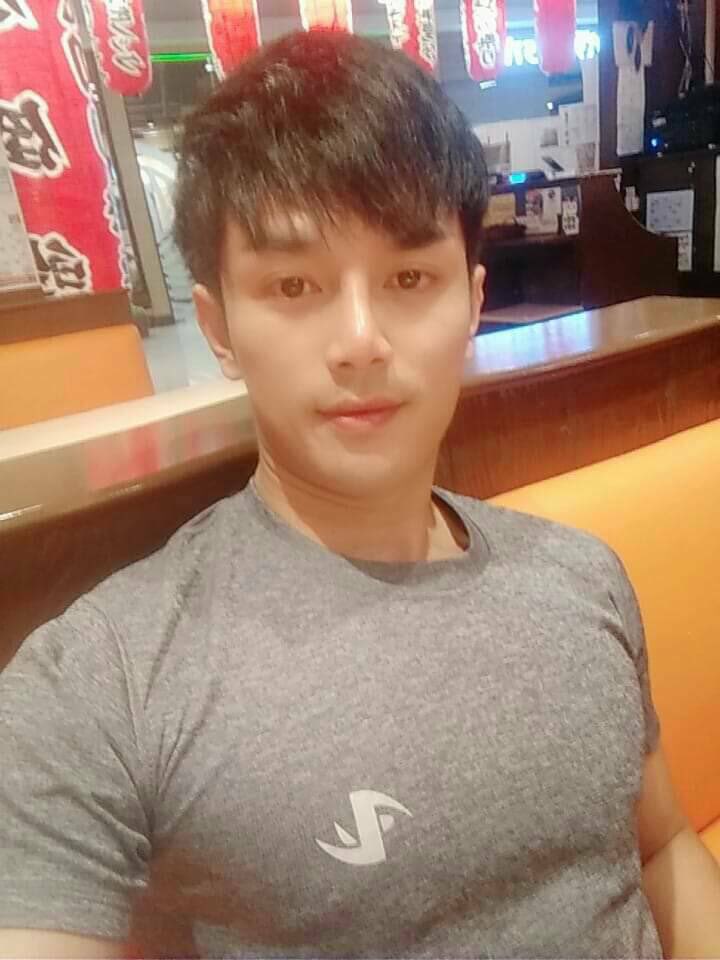 errinfinity's tweet image. หนุ่มหล่อหน้าใหม่ คอยให้บริการทุกท่านที่เอออินฟินิตี้ 🔥
จองโต๊ะเลย ไม่ผิดหวังแน่นอนครับ 😍 #บาร์โฮสหนุ่มหล่ออันดับ1 

Inbox: m.me/ERR.INFINITY.L…

#ErrInfinity #เอออินฟินิตี้ 
#บาร์โฮส #บาร์โฮสหนุ่มหล่ออันดับ1