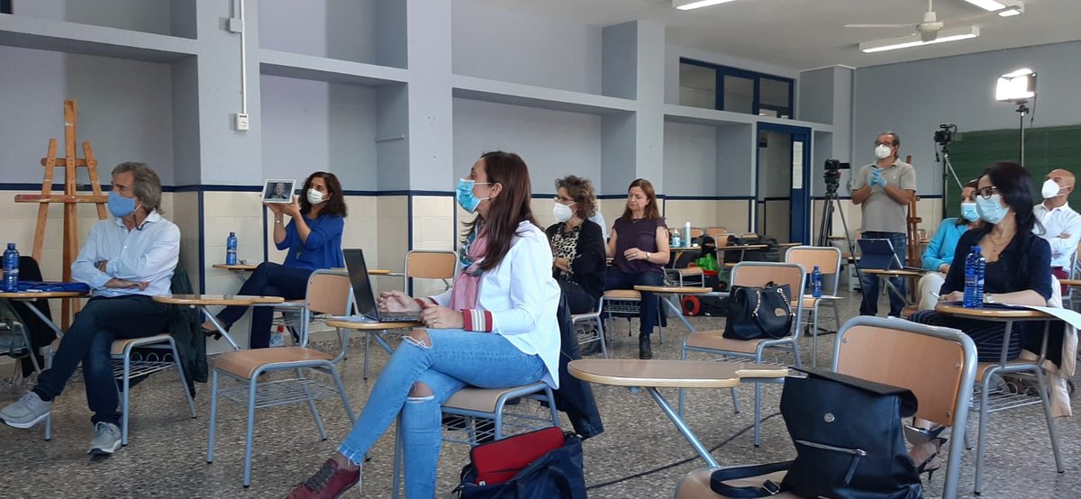 RaquelAnGi's tweet photo. Hui, segona sessió de treball amb les companyes i companys de les UAI. L’abordatge de les alteracions greus de conducta a les aules, una de les nostres prioritats. #alumnat #família #docents #administració #actitud #formació  #acompanyament https://t.co/9oWzrjeH7w
