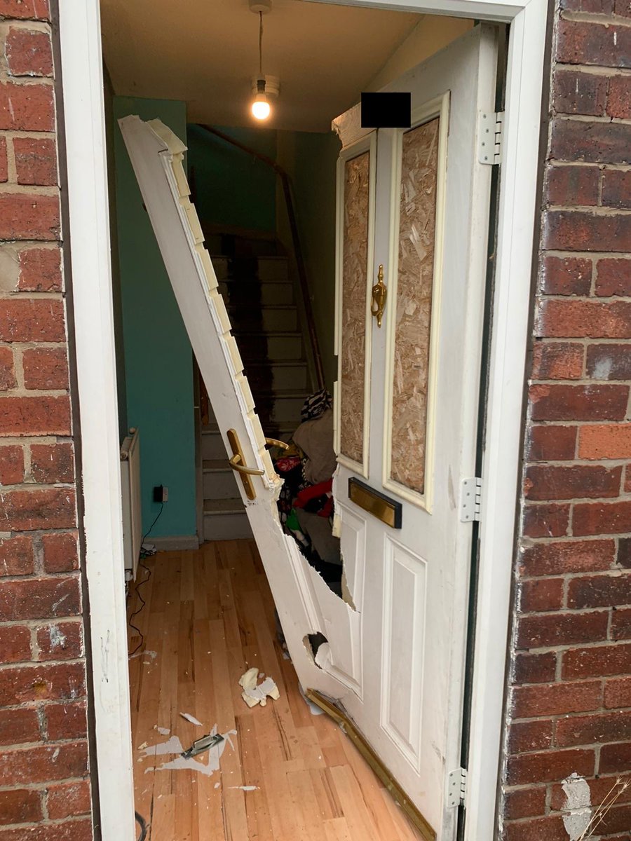 Another day, another warrant executed! This time in #edlington.  Entry gained with the assistance of the 'big red key'.  Quantity of class B drugs recovered, a 32 year old female is helping officers with enquiries.  #drugs #doncaster #fortify @DoncWestNHP @JHendersonSYP @MelSupt