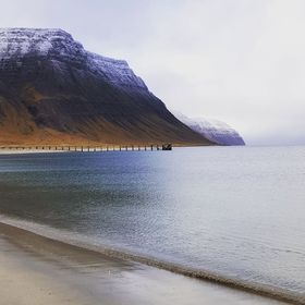 Var stödd þarna þegar skjálftinn reið yfir og fjöllin brugðust við líkt og Steingrímur J, bara rógleg
