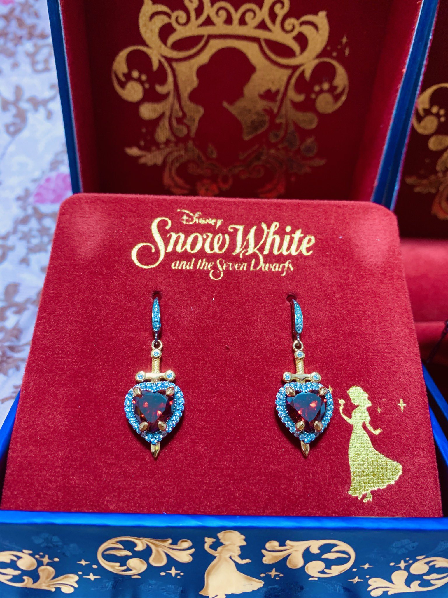 ゆうとむ U Tom ちなみに他のヴィランズシリーズはと言うと こちら 眠れる森の美女 のマレフィセント 茨モチーフ ディアソムニア推しの概念ジュエリーとして良いかもですね T Co Zhzuzsofdn Twitter