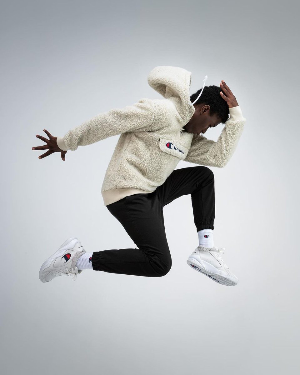 🆕¡Empieza el Lunes con fuerza! ¡Ya tenemos con nosotros la nueva temporada de @champion que te dejará tal que así!
–
Descubre los productos y complementos con más 𝖗𝖔𝖑𝖑𝖔 𝖚𝖗𝖇𝖆𝖓𝖔 de este invierno.
-
#AreaZero #Champion #Madrid #StreetWear #urbanclothes https://t.co/UaPQumO0sI