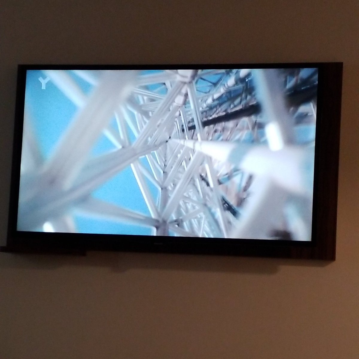 Trou13le_'s tweet photo. Impossible Engineering 🤯 https://t.co/uRQOcW2hMG