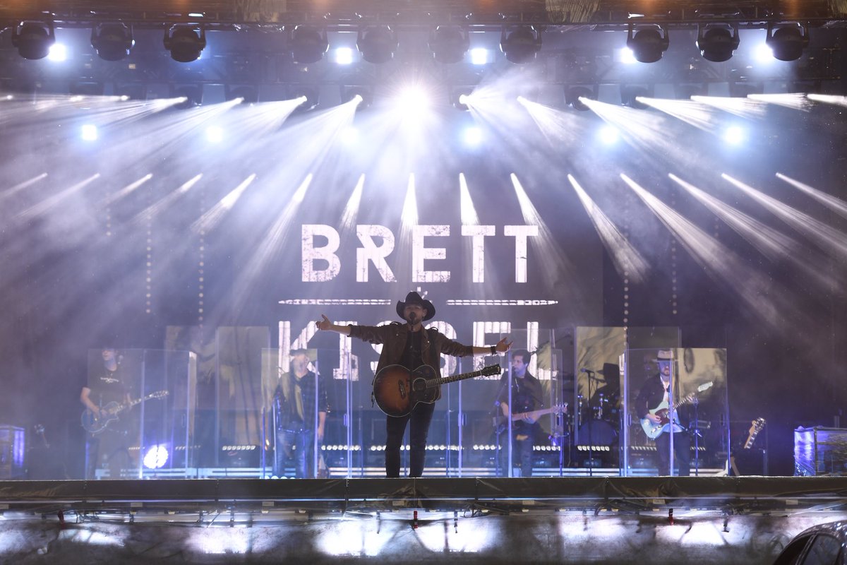 JonBeckett2's tweet photo. This goes live tonight on
@CTV 2
#LiveAtTheDriveIn
⁦@BrettKissel⁩ 
We were very proud to supply video support to these 8 #SoldOut Shows
⁦@RiverCreeCasino⁩ 
⁦@productionworld⁩ https://t.co/bEquXK44fB