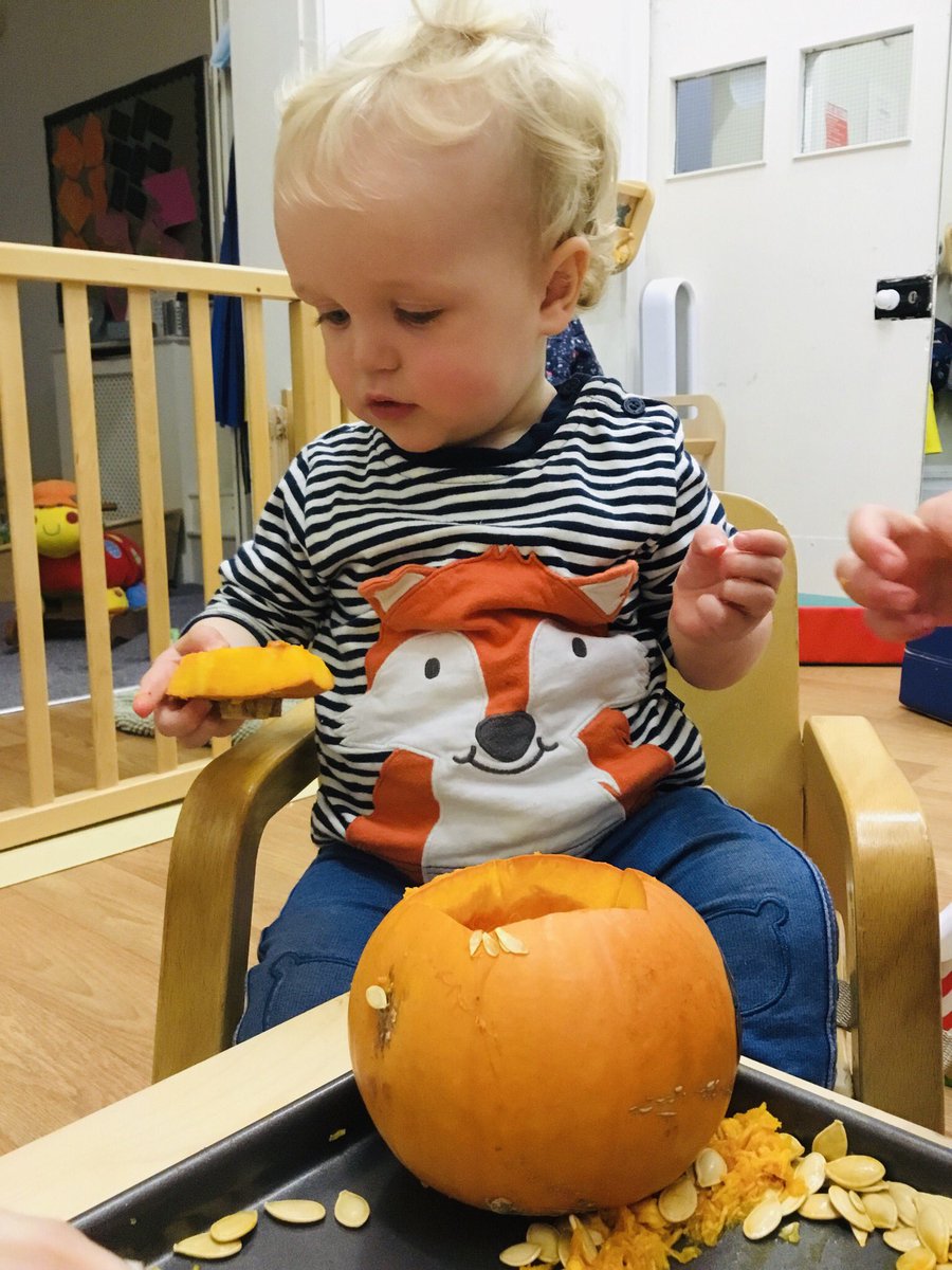 snapgrosvenor's tweet photo. Babies were getting in the Halloween spirit a week early, using a sensory experience to explore the pumpkins and filling and emptying them #Halloweenready #squish #countingseeds #messypups https://t.co/tJuUyvy2l3
