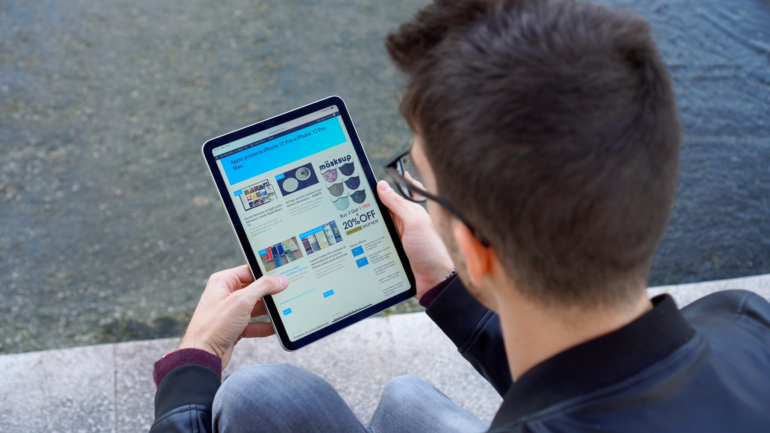 iPadIta's tweet photo. iPad Air 2020, unboxing e prime impressioni – VIDEO https://t.co/RKMo0Bl4aa https://t.co/BSYURysicU