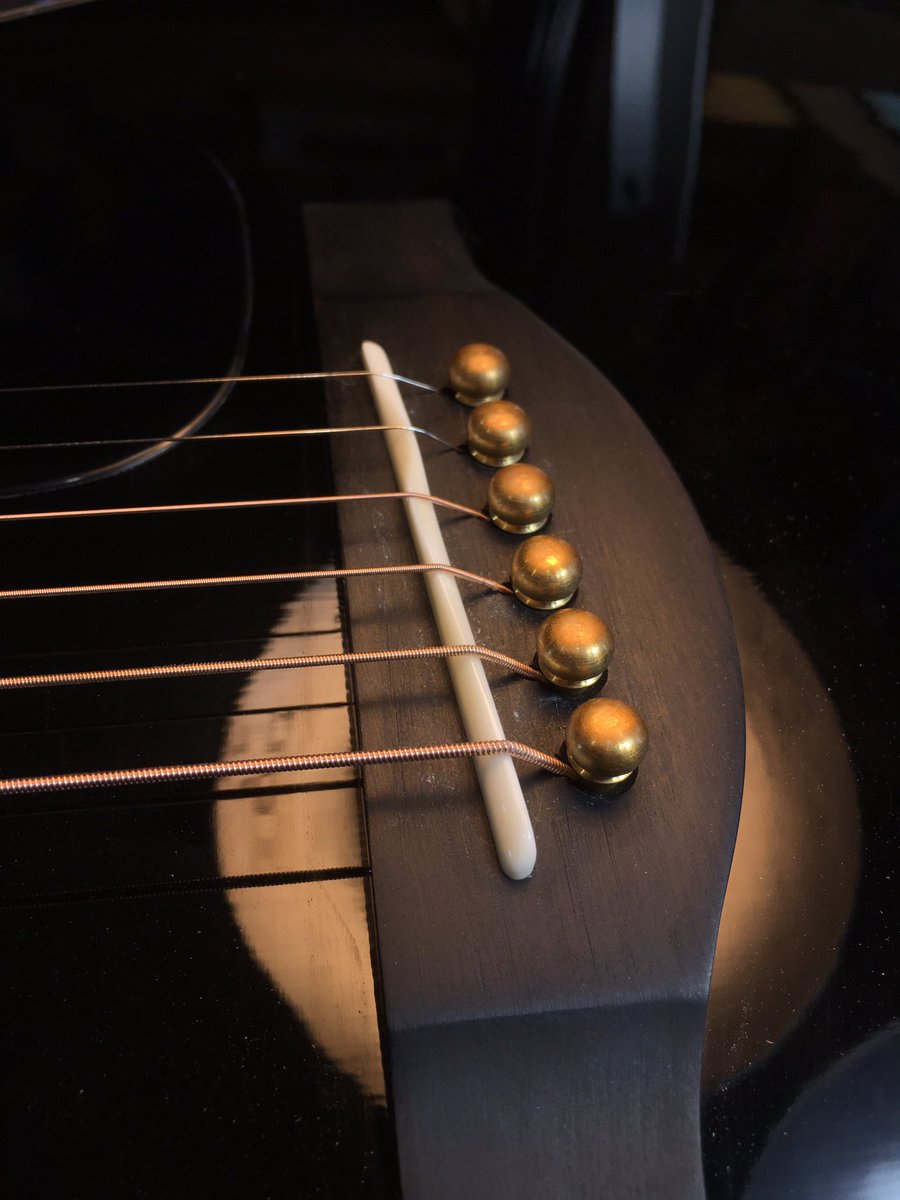 YAMAHAのLL-16のピックガード交換。ベッコウ柄→黒へ。アコギのPGは