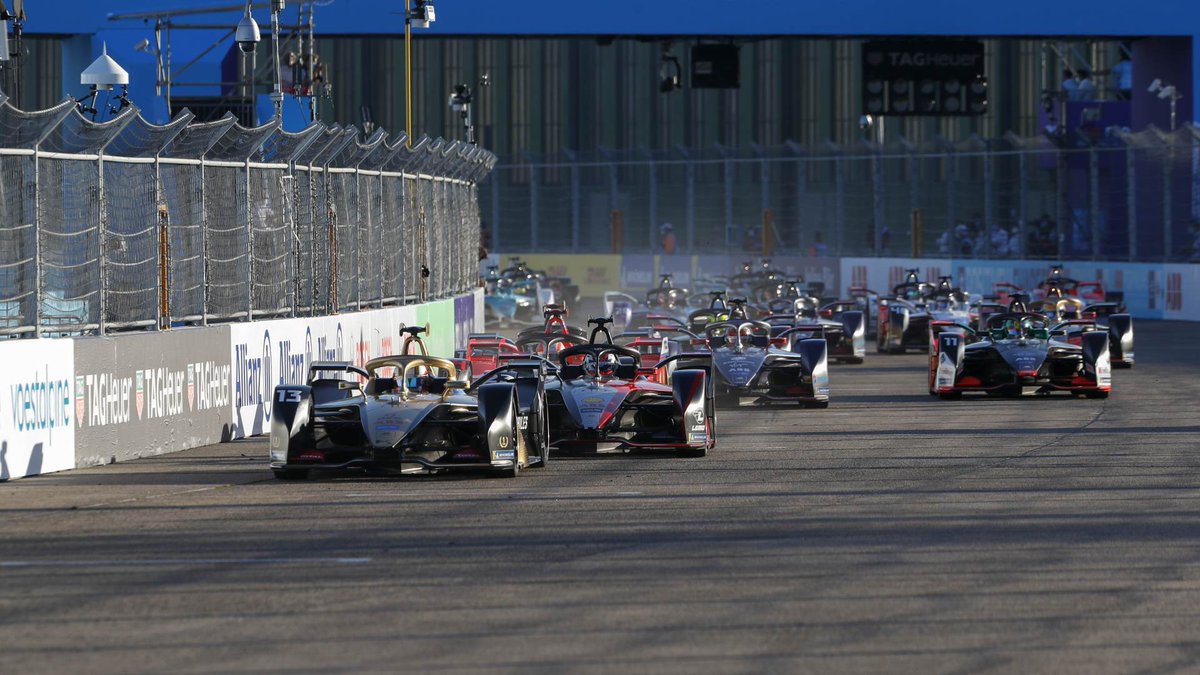 Novità sul calendario #FormulaE 2021: rinviati gli ePrix di Messico e Cina, doppia gara a #Santiago. Anche con la seconda ondata da #COVIDー19 la serie elettrica naviga a vista:
https://t.co/zX08SNxZYE https://t.co/fWUZXXfuZx