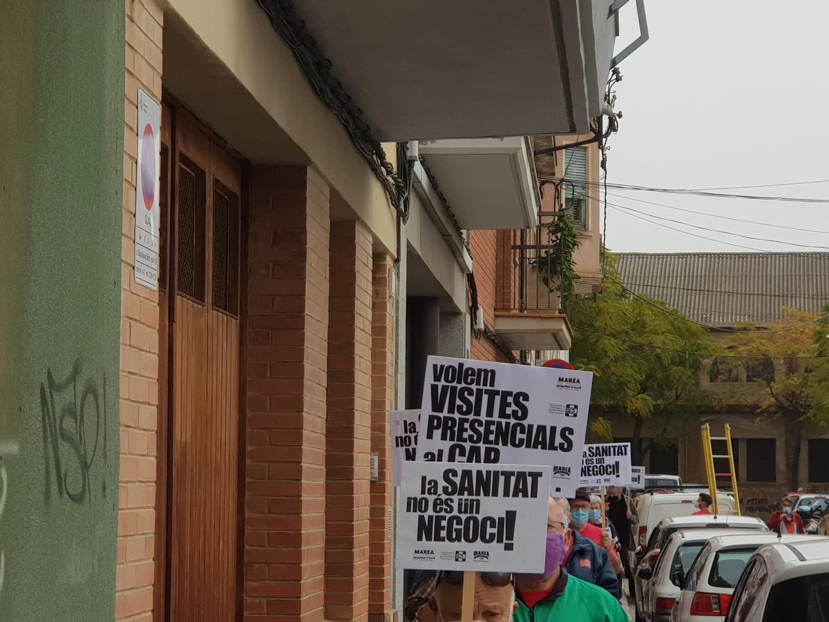 Passejada <a href="/matarosanitat/">Maresme Sanitat</a> i Marea Pensionista  per #Mataro reivindicant la nostra sanitat malmesa