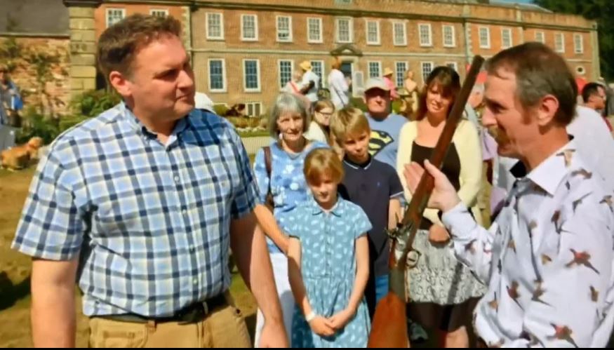 OldOswestrians's tweet photo. Did you catch James Lloyd (1974-87) on The Antiques Roadshow this weekend? He took along a gun believed to be owned by Mad Jack Mytton when the programme was hosted at Erddig. Watch now

https://t.co/7LBdJym8N2

#oldoswestrians #oswestryschool #oswestry #learningforlife #613years https://t.co/Jd1hy4y6Jw