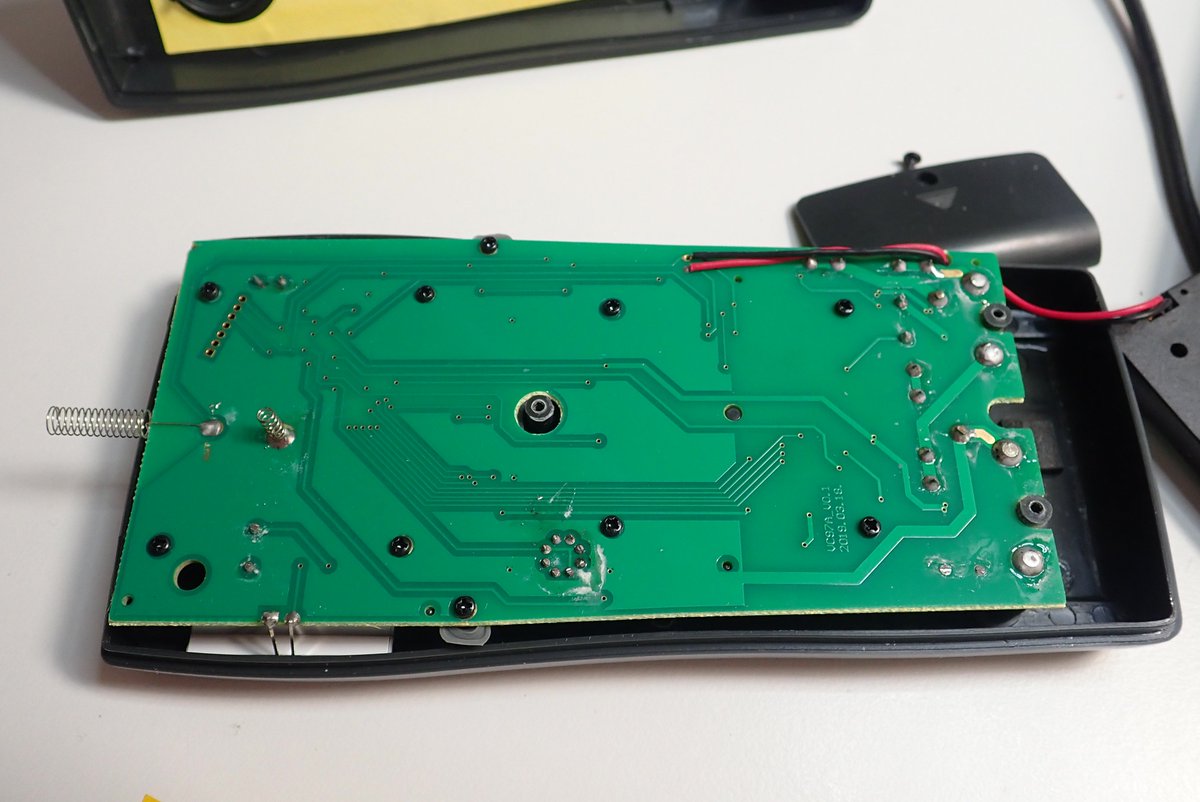 Bit of a weird meter inside, you can& #39;t see any of the fuses or anything. You need to unscrew the PCB. It& #39;s just two screws, but they don& #39;t tell you which ones.