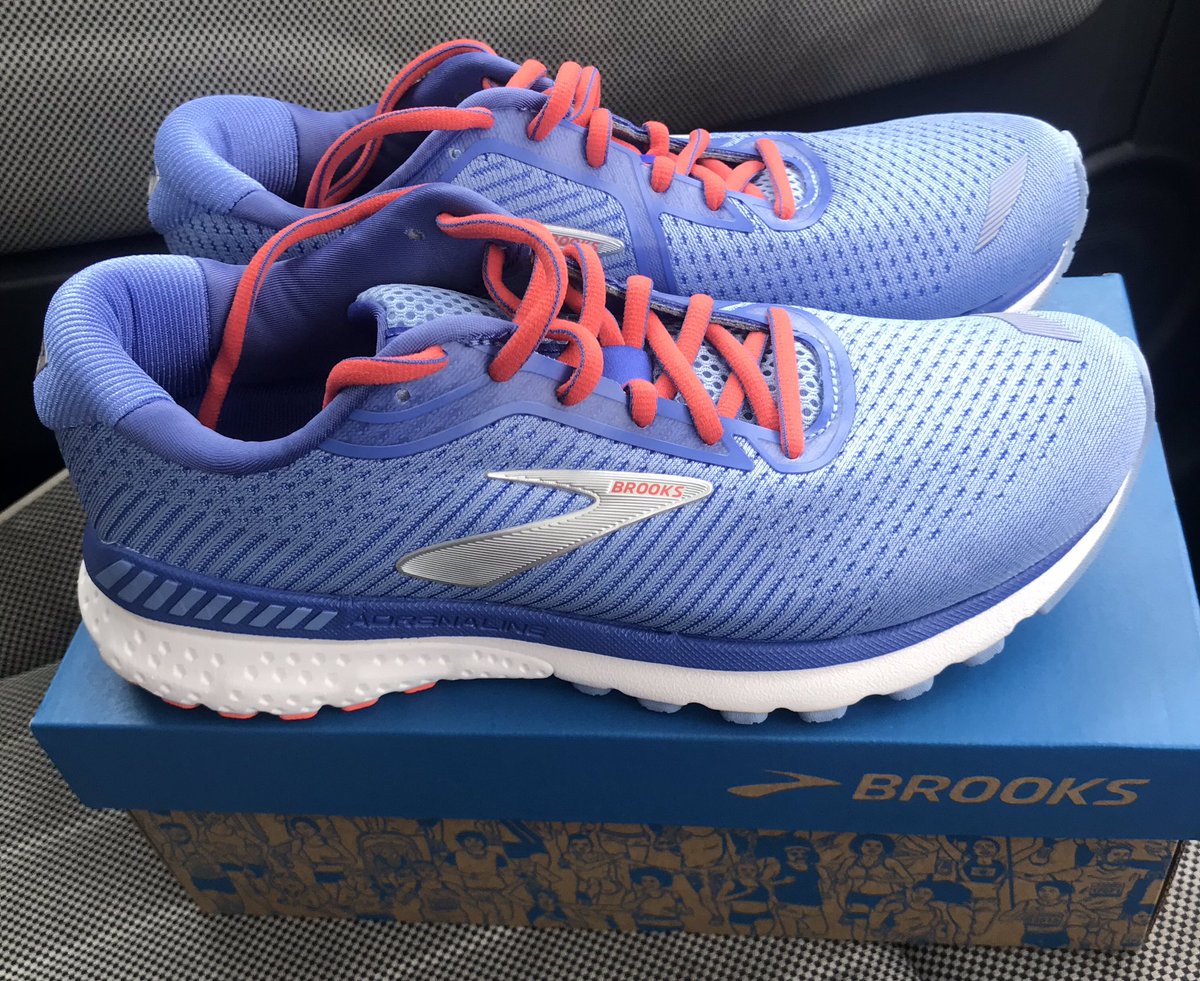brooks shoes twitter
