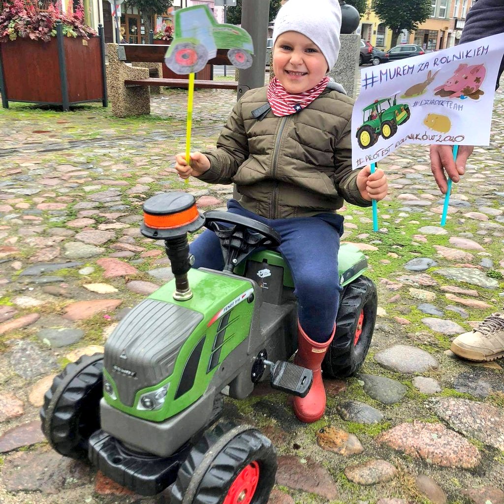 Swiat_Rolnika's tweet photo. Mali rolnicy też protestują ✌🇵🇱 Dziś walczymy o ich byt i przyszłość... #ProtestRolnikow https://t.co/ayIBqYFSzx