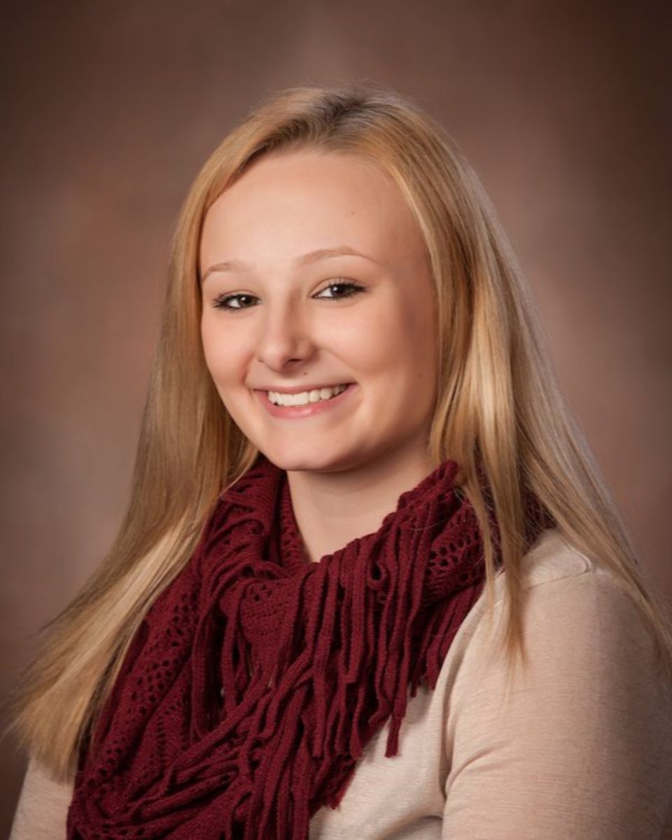 Your yearbook image is due really soon if you go to high school in Jackson. Call 517-782-3974 for your senior picture session today! #jacksonmiphotographer #studioone #seniorpics #seniors2021 https://t.co/WUX0rqKv9L