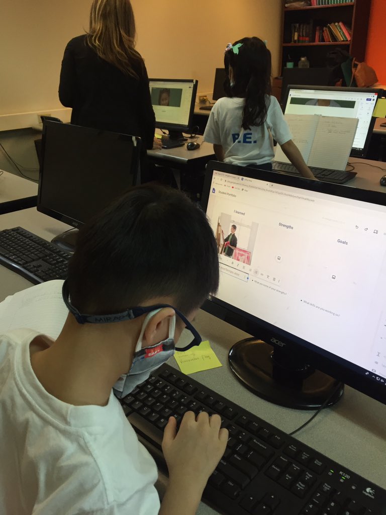 ferieda42's tweet photo. Getting the first and second graders for their students led conferences using google site for their portfolio. https://t.co/L8w7mIwjQ4