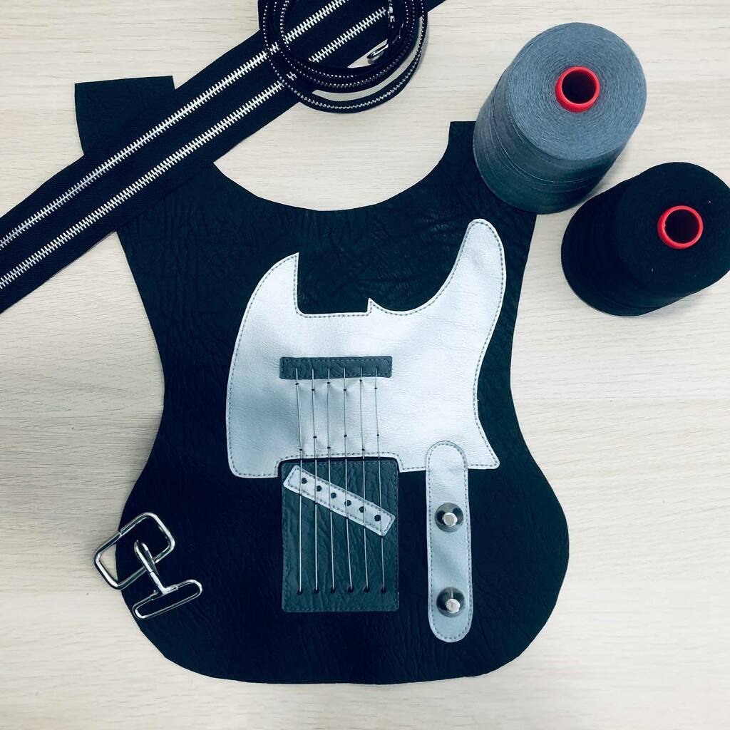 solbags_com's tweet photo. Can’t wait to #play it! 😜

🧵✂️100% #handcrafted 
🛠 Decorated with real #strings! 
👇Tag your #musician #friends 👩‍🎤 
🛍 If you want this #guitarbag please check the link in my bio
🎸
🎸
🎸
#bysolbags #solbags #tele #blacktelecaster #telecasterthinline… https://t.co/d1iQs8zkKI https://t.co/Ioxs7WA8NV