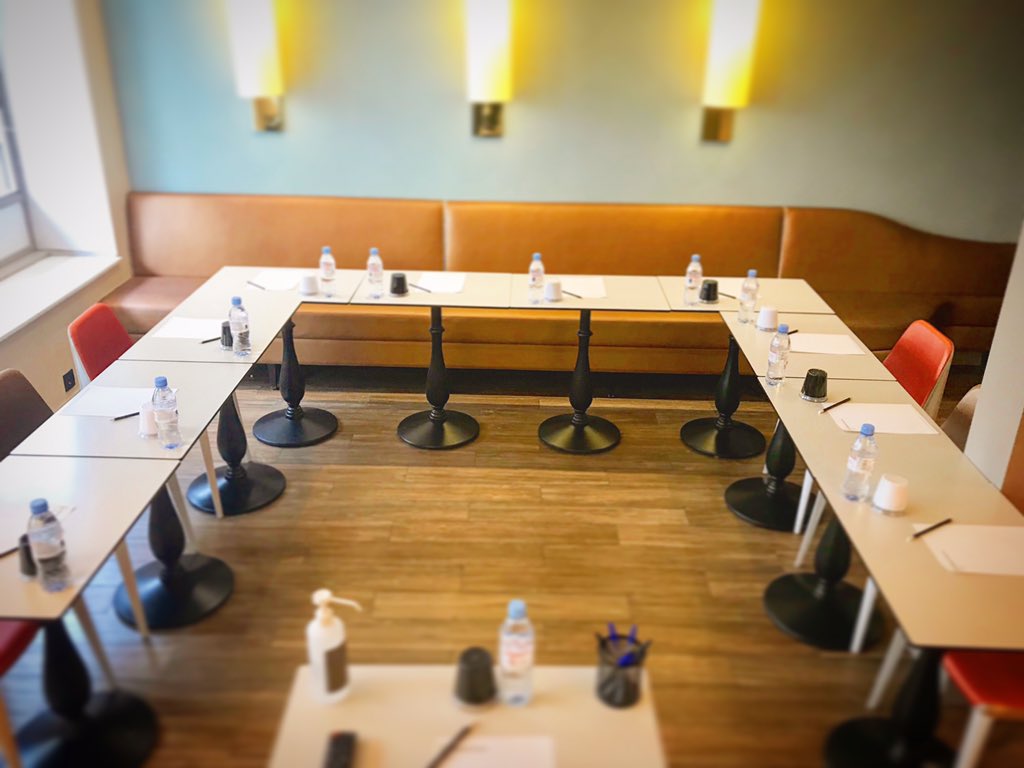 NationStGermain's tweet photo. Besoin d’un espace #coworking ou d’une salle de #reunion ? Venez dés maintenant voir notre espace de travail ! Lumière naturelle, téléviseur modulable, places assises avec espacement gestes barrière jusqu’à 12 personnes, etc. Faite votre demande à nsg@regetel.com !#meeting #paris https://t.co/psbPeEEGyw