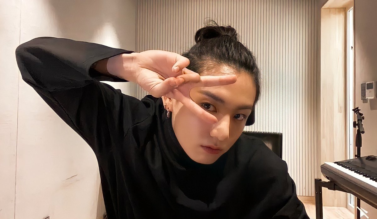 Jungkook Daily Update ʲᵏ Jungkook Trended Worldwide At 1 With Over 1million Tweets And 11 Keywords Among Them Are Jungkook Jeon Jungkook Jungkook Live Jungkook Is Live And Party