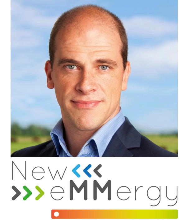 GemeenteEmmen's tweet photo. Op 19 november 2020 is het online @NeweMMergy Congres. Gisteren is bekend geworden dat Diederik Samsom spreekt op het congres. Zijn bijdrage gaat over de ontwikkeling van de Europese Green Deal en de kansen daarbij voor (Noord-) Nederland. ➡️ https://t.co/AcgFXHjUTw https://t.co/MQieyVYKIb