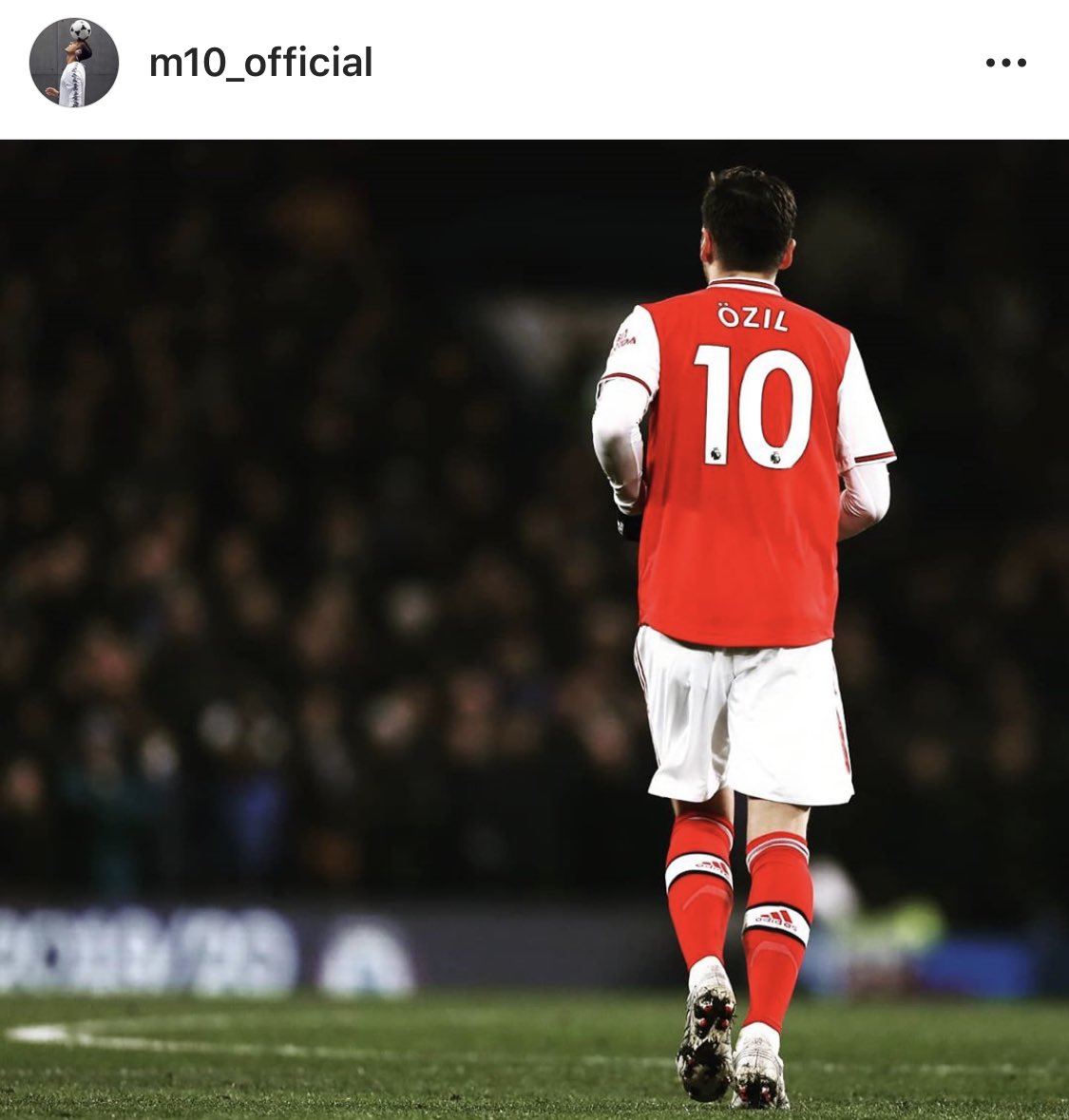 ハリー杉山 エジルさんプレミアのスカッドに選ばれず長文の抗議を 英語の文章からは猛烈なフラストレーション そしてアルテタとの間に存在する距離を示すニュアンスも クラブの指示か 監督の意向なのか 確実にチームにブレーキを踏ませるこの案件