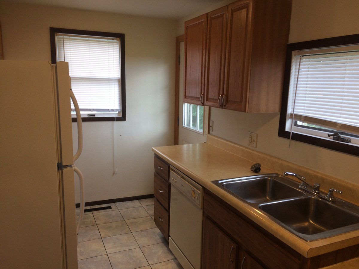 <a href="/AsSeenAtIUP/">AsSeenAtIUP</a> 3 Bedroom off campus house for 2021/2022 school year. Furnished, Air conditioning, washer/dryer, off street parking, dishwasher, yard 2 decks, $2300 per sem. Plus utilities 724 388 1277 free summer!