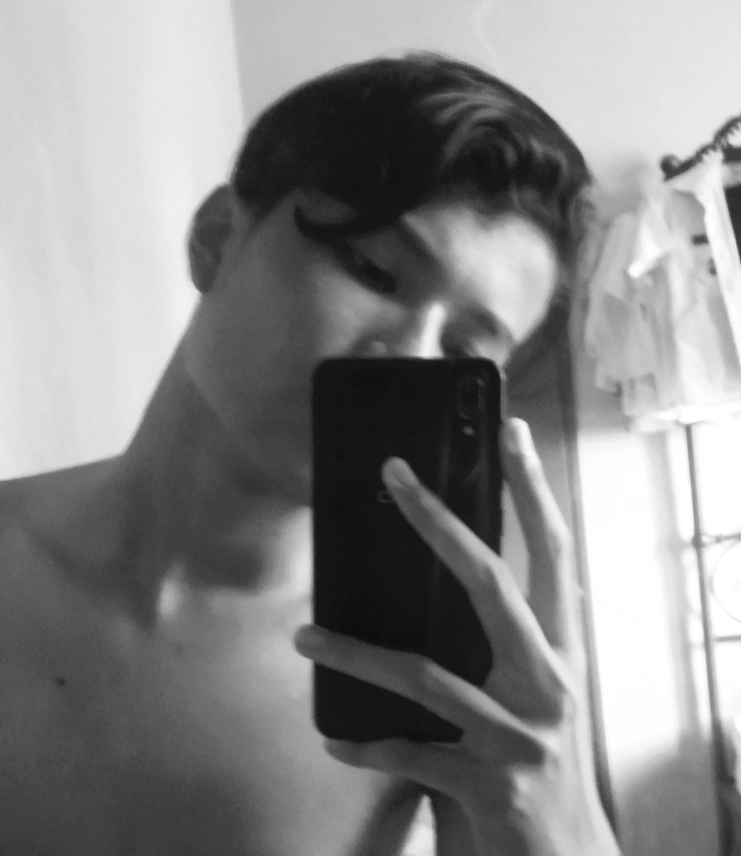 damzniel's tweet photo. hawt https://t.co/aqF8sYXk9D