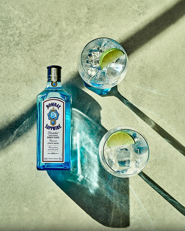 RoversReturnMCR's tweet photo. The perfect serve!

Unlike many other gins, which boil their botanicals directly in the spirit to achieve their taste, the 10 used in BOMBAY SAPPHIRE are held separate from the spirit in a perforated copper basket. 1/2 https://t.co/4ID9QN2YFj