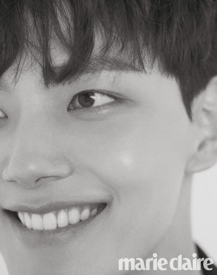 Marie Claire Korea August 2019 w/ Lee Ji Eun